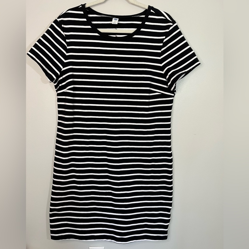NWOT Old Navy Black and White Striped Cotton T-Shirt Shift Dress Women’s Size XL